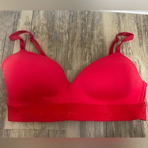 PINK wear everywhere wireless push-up